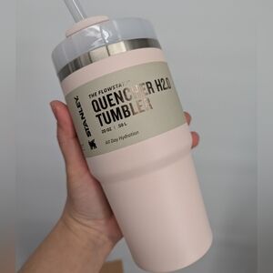 New STANLEY Quencher Flowstate Water Tumbler cup 20oz Rose Quartz Pink